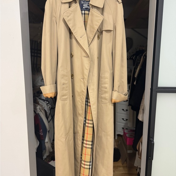 Burberry Vintage Trench - Picture 3 of 16